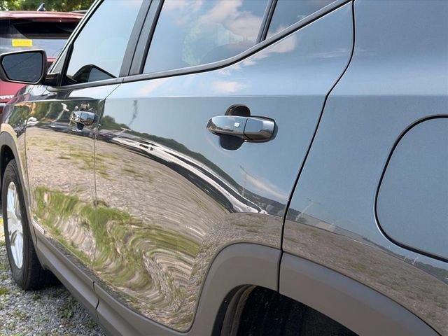 Used 2021 Gray GMC SLE image 14
