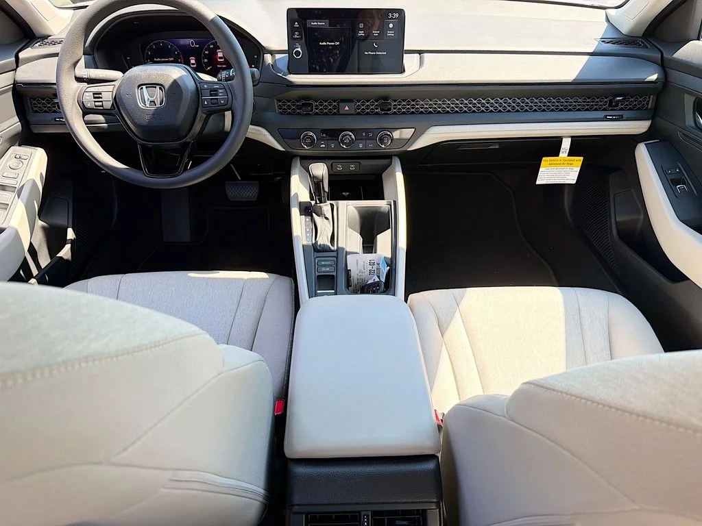 New 2026 Platinum White Pearl Honda LX image 11