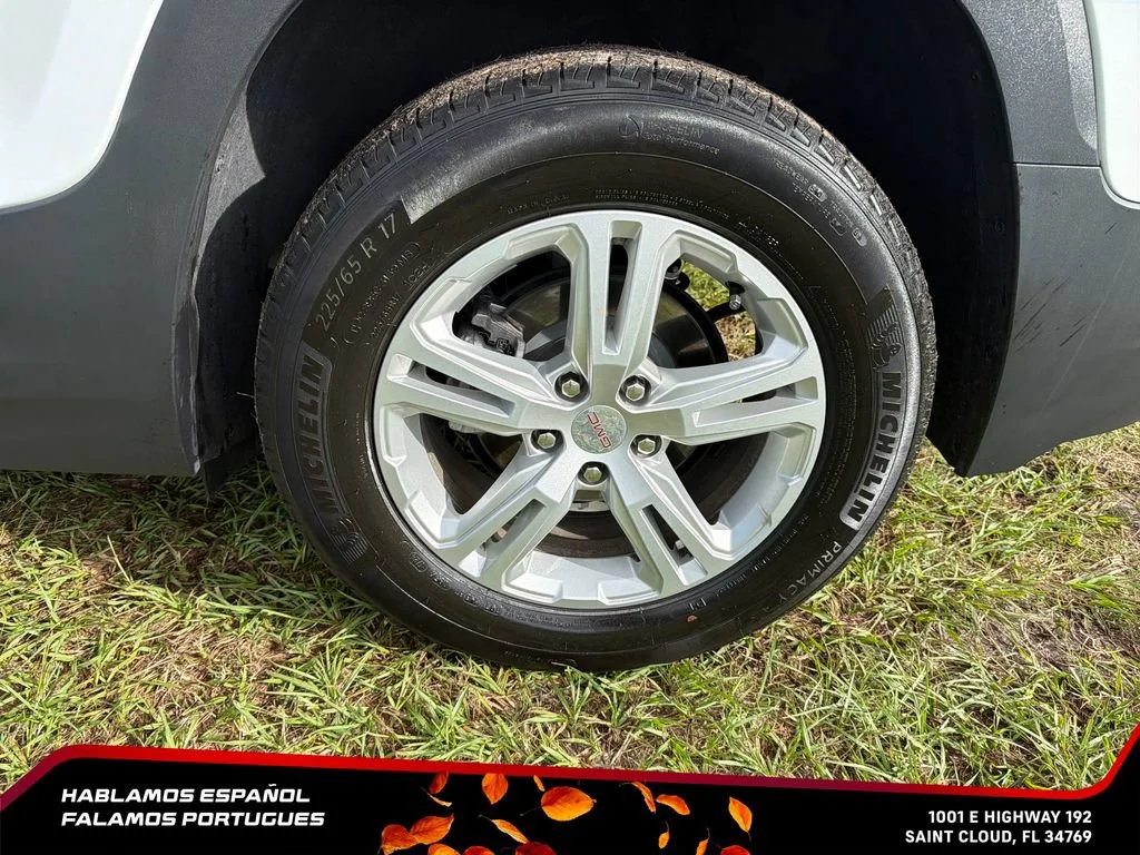 Certified Used 2024 Summit White GMC SLE image 11