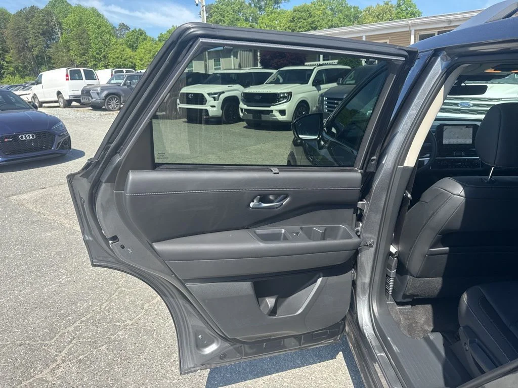 Used 2025 Gray Nissan SL image 28