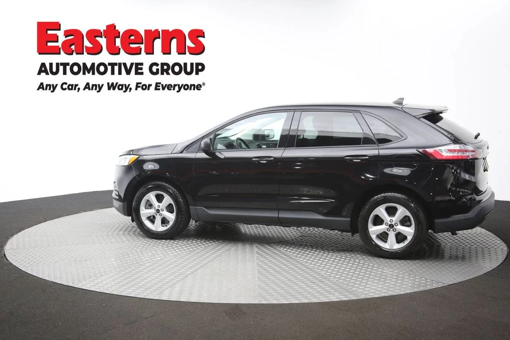 Used 2023 Black Ford SE image 60