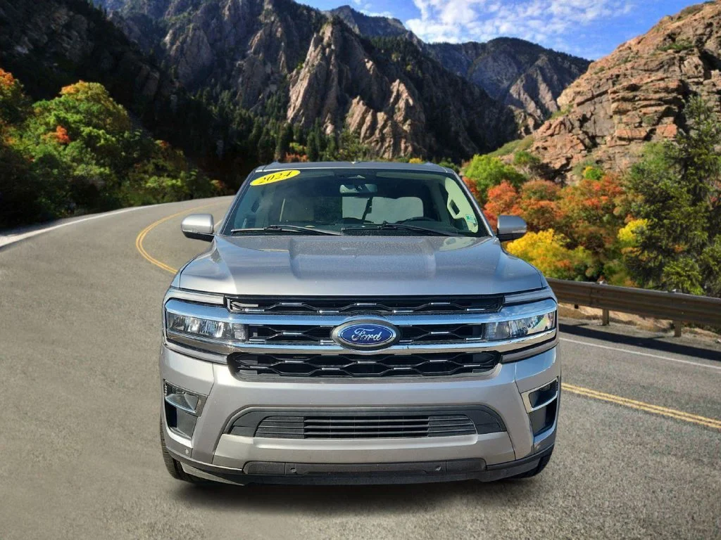 Used 2024 Silver Ford Limited image 6