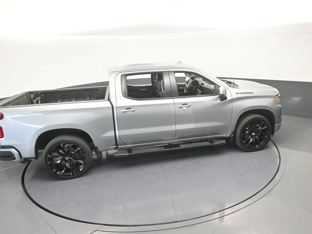 Used 2025 Sterling Gray Metallic Chevrolet LTZ image 68