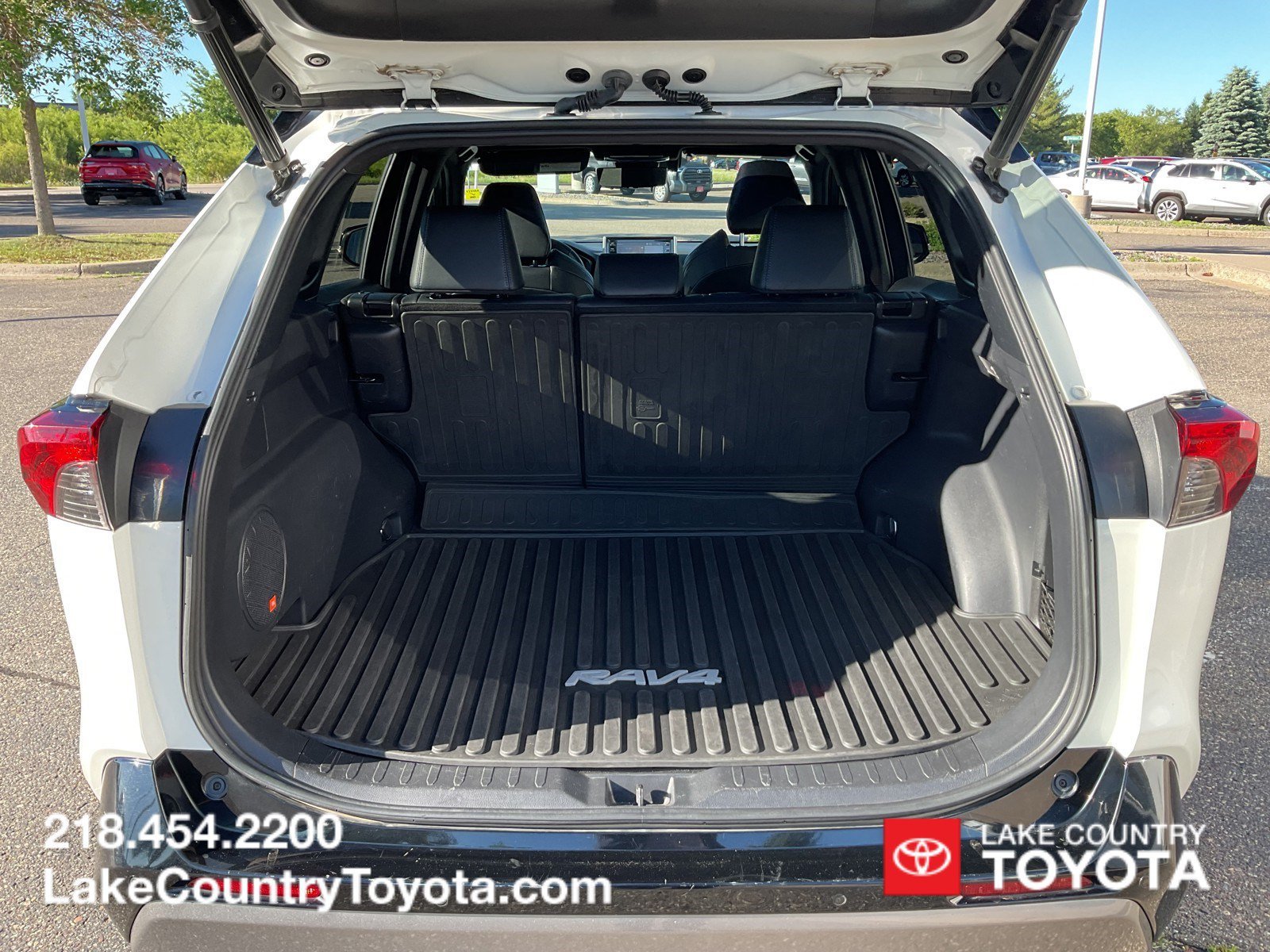 Used 2020 Blizzard Pearl Toyota XSE image 11