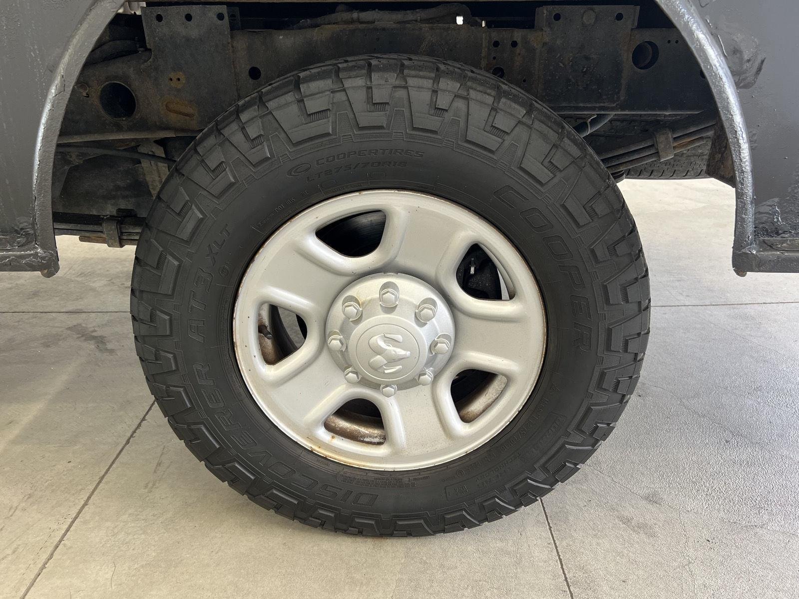 Used 2018 Bright White Clearcoat Ram Tradesman image 10