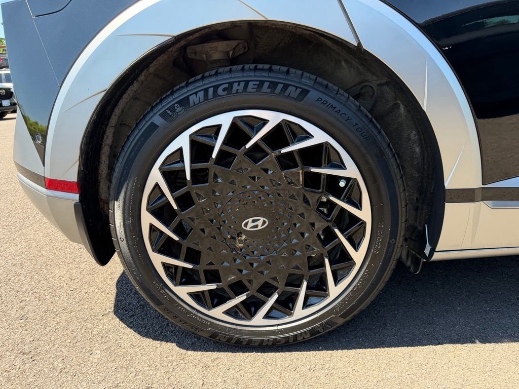 Used 2023 Abyss Black Hyundai Limited image 8
