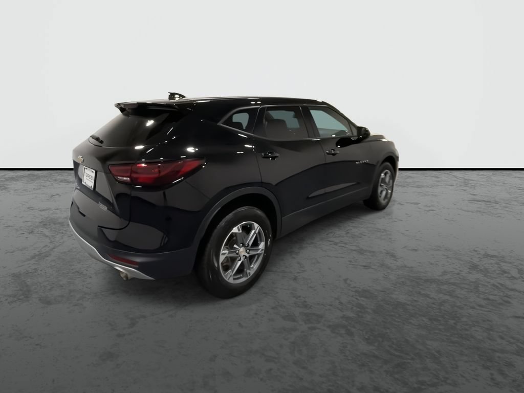 Used 2024 Black Chevrolet 2LT image 8