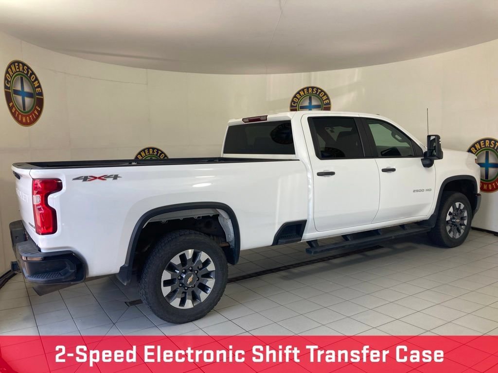 Used 2021 SUMMIT WHITE Chevrolet Custom image 21