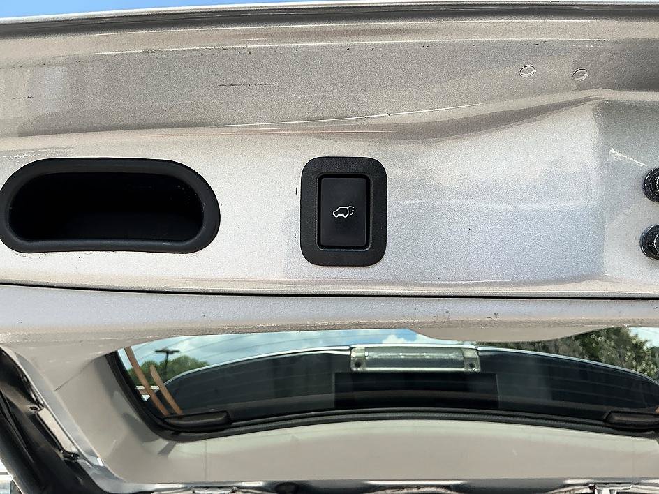 Used 2015 Silver Sky Metallic Toyota XLE image 29