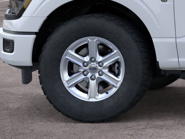 New 2026 Oxford White Ford XLT image 19
