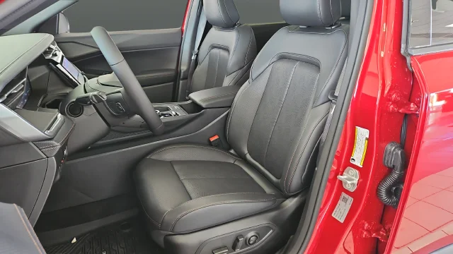 New 2026 Red Hot Pearl-Coat Exterior Paint Jeep Overland image 9