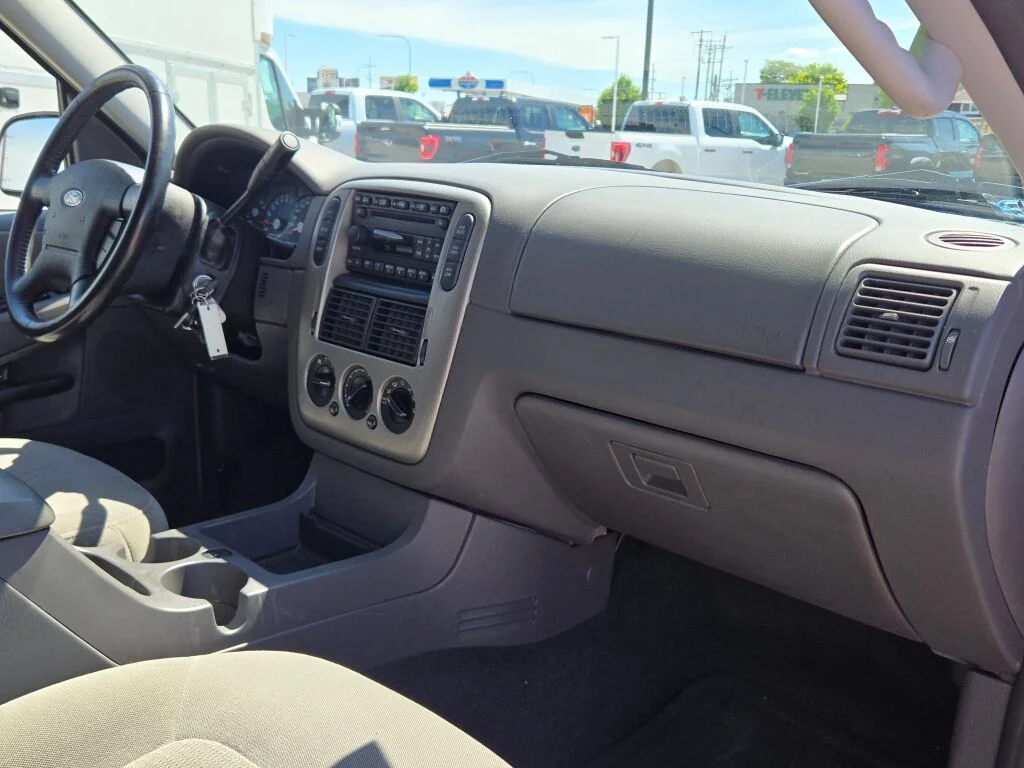 Used 2005 Silver Birch Clearcoat Metallic Ford XLT image 7