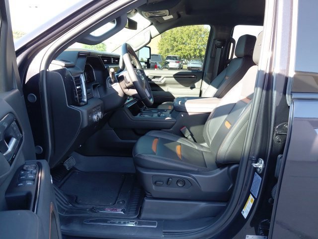 Used 2026 Titanium Rush Metallic GMC AT4 image 24