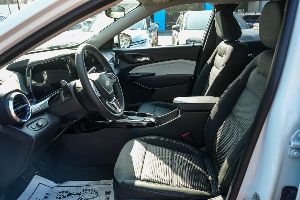 2026 Chevrolet Trax LT - Photo 16