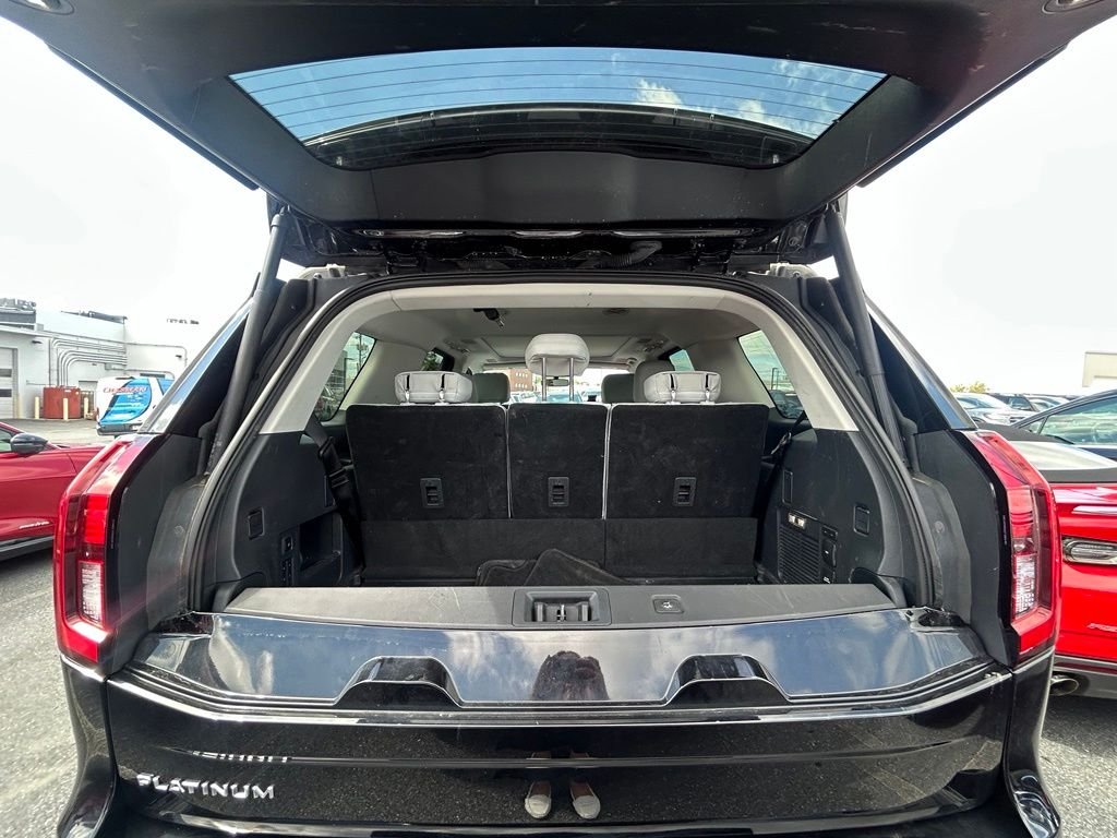 Used 2025 Black Ford Platinum image 22