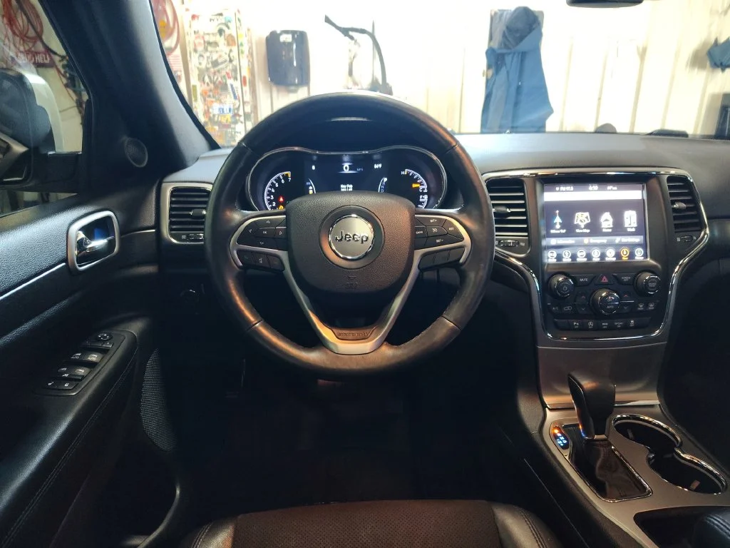 Used 2018 White Jeep Altitude image 17