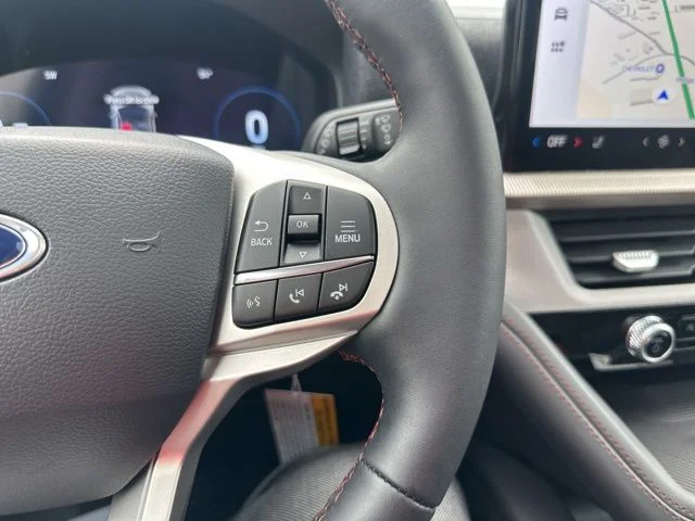 New 2026 Star White Metallic Tri-Coat Ford Active image 41