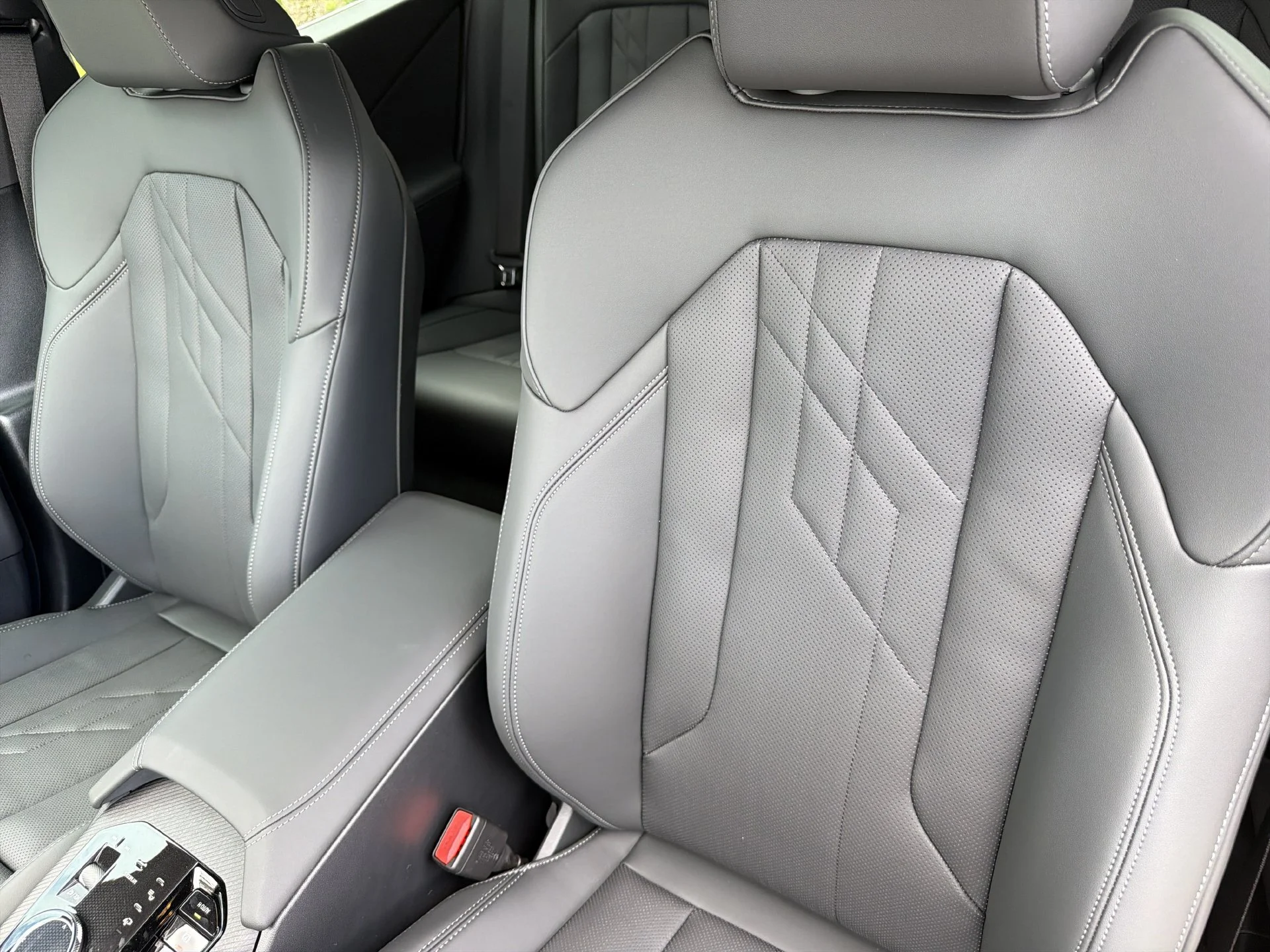 New 2026 Dune Grey Metallic BMW 30 xDrive image 23