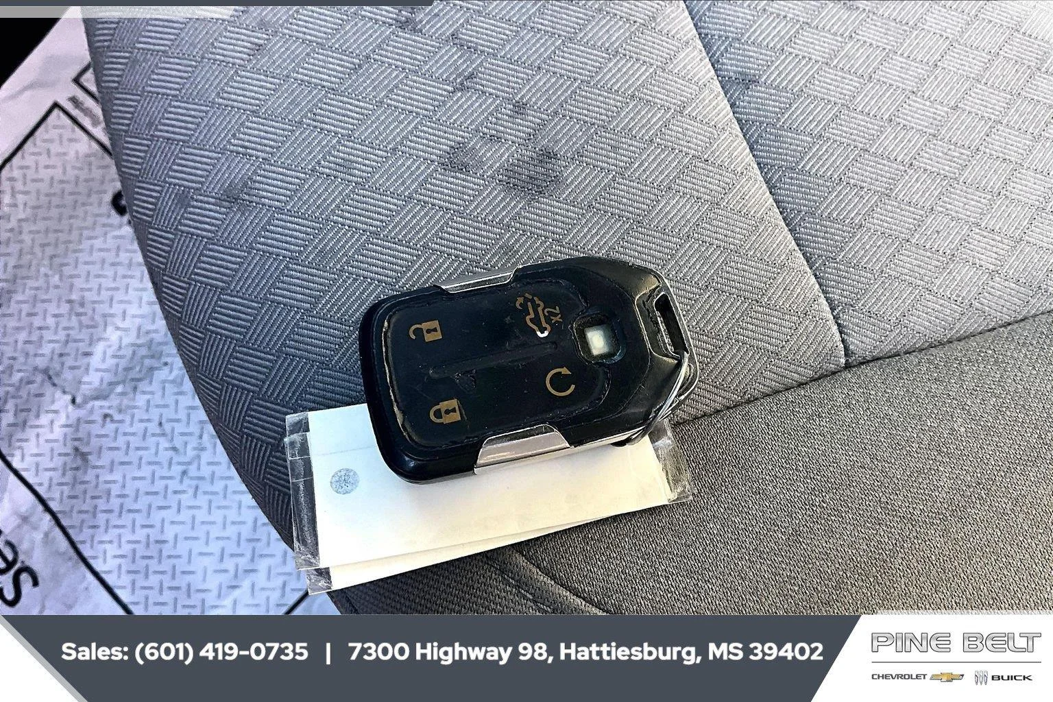 Used 2021 SUMMIT WHITE Chevrolet LT image 10