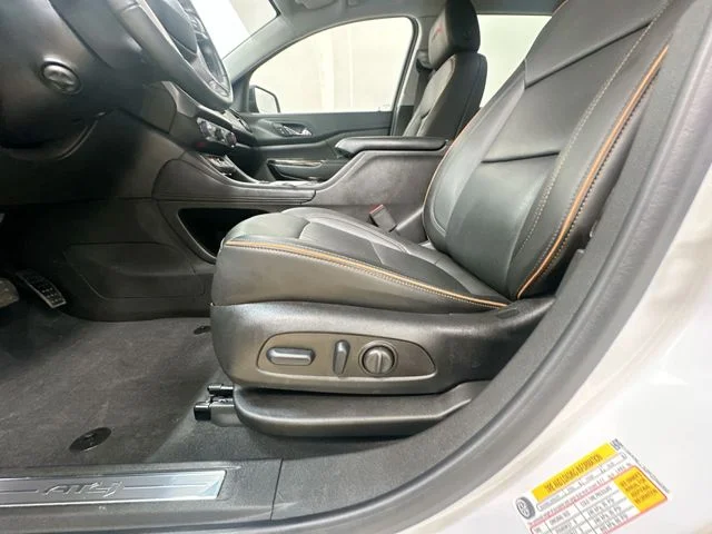 Used 2023 White GMC AT4 image 15