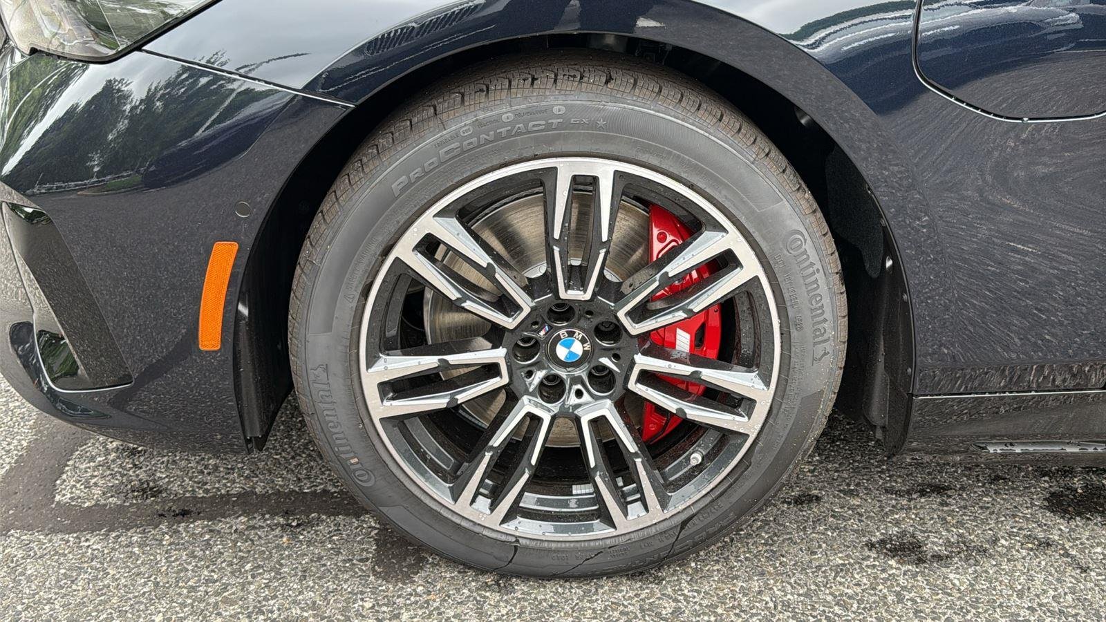 New 2027 Carbon Black Metallic BMW 550e xDrive image 8