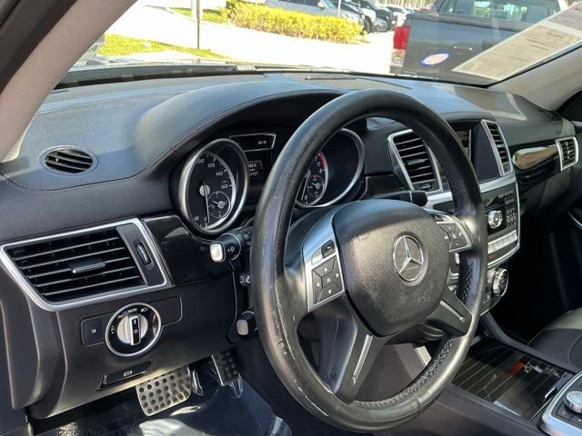 Used 2016 Gray Mercedes-Benz GL 550 image 50