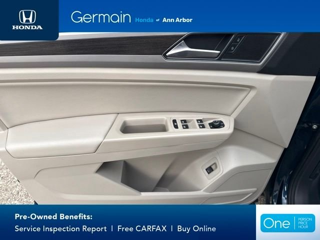 Used 2019 Blue Metallic Volkswagen 3.6L V6 SE image 21