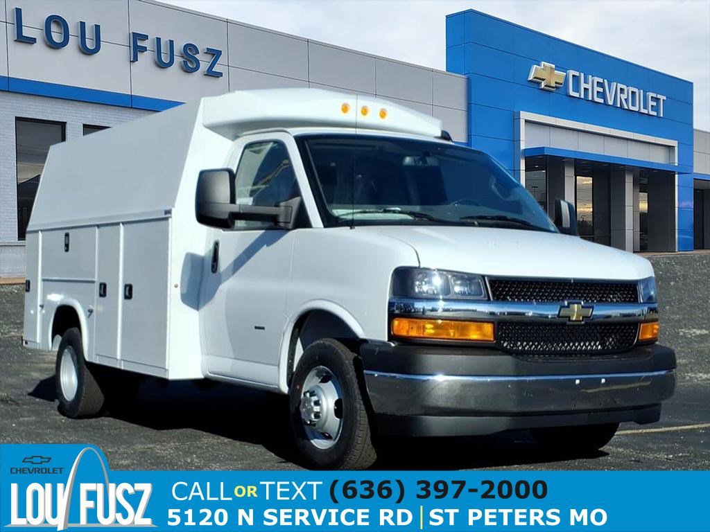 2025 Chevrolet Express 3500 139" WB's photo