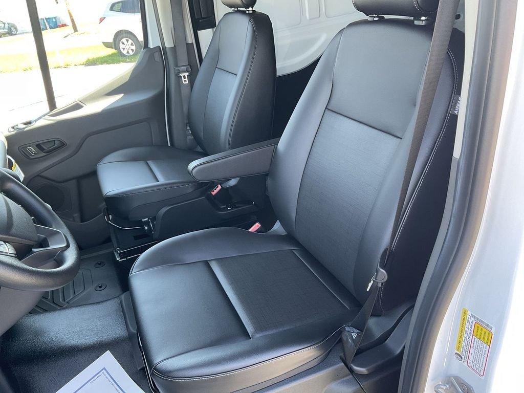 New 2026 Oxford White Ford Cargo Van image 11