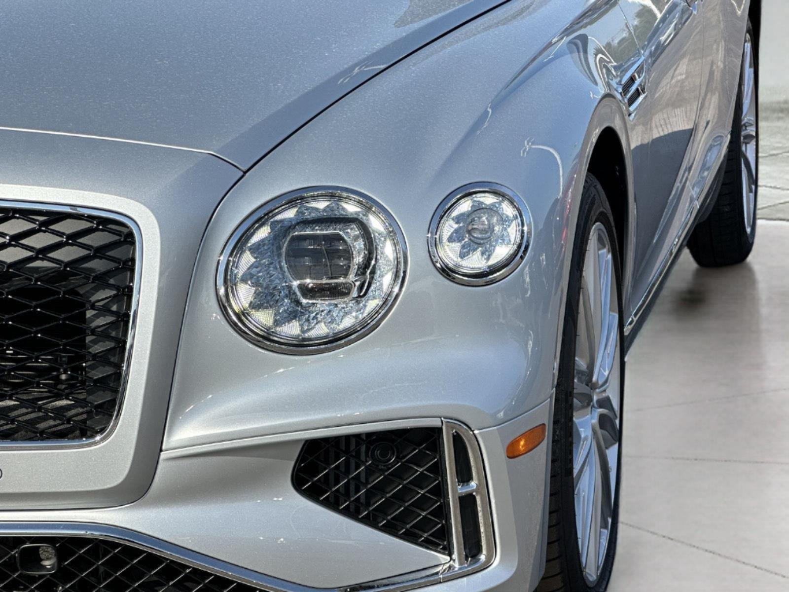 2026 Bentley Flying Spur - Photo 83
