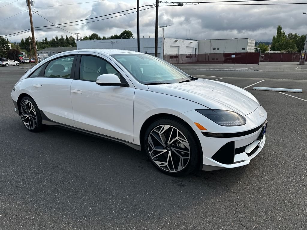 Certified Used 2025 White Hyundai SEL image 8