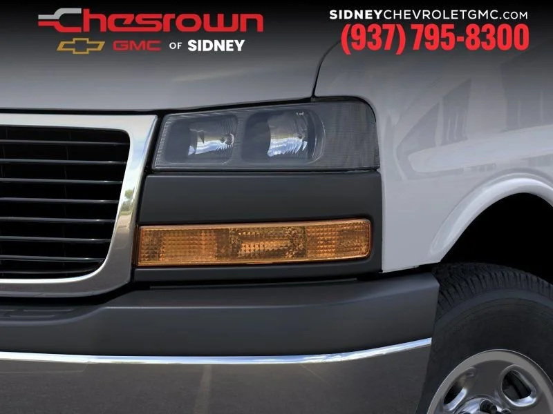 New 2025 Summit White GMC 1WT image 17