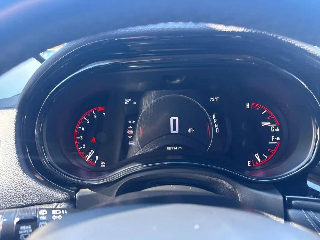 Used 2022 White Dodge SXT image 20