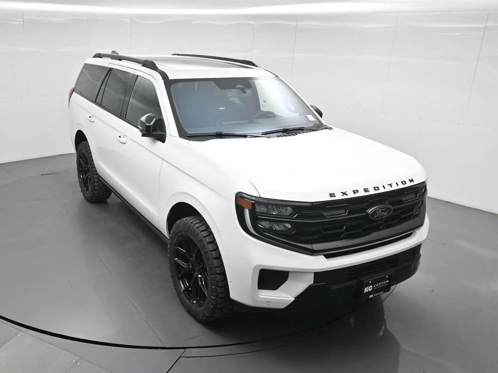 New 2025 Oxford White Ford Platinum image 36