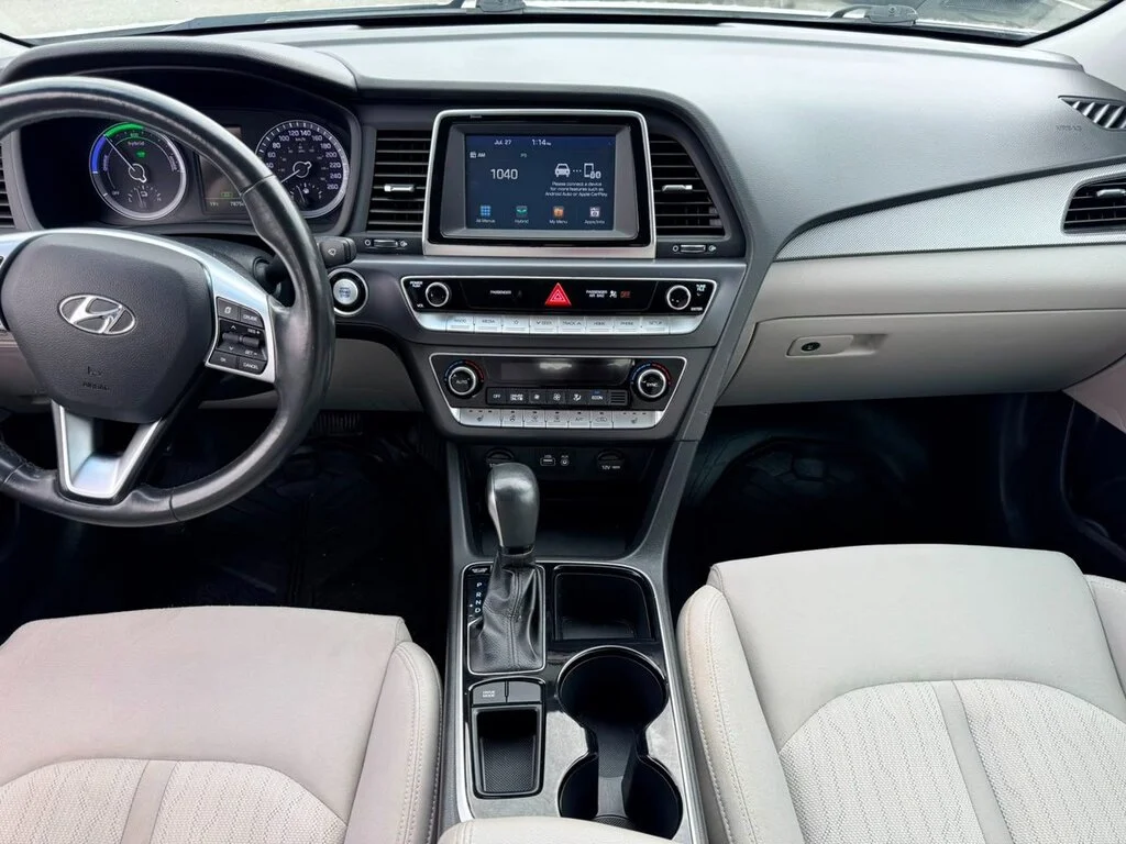 Used 2019 Hyper White Hyundai Hybrid Preferred Dilawri Certified   Local BC   Cl image 12
