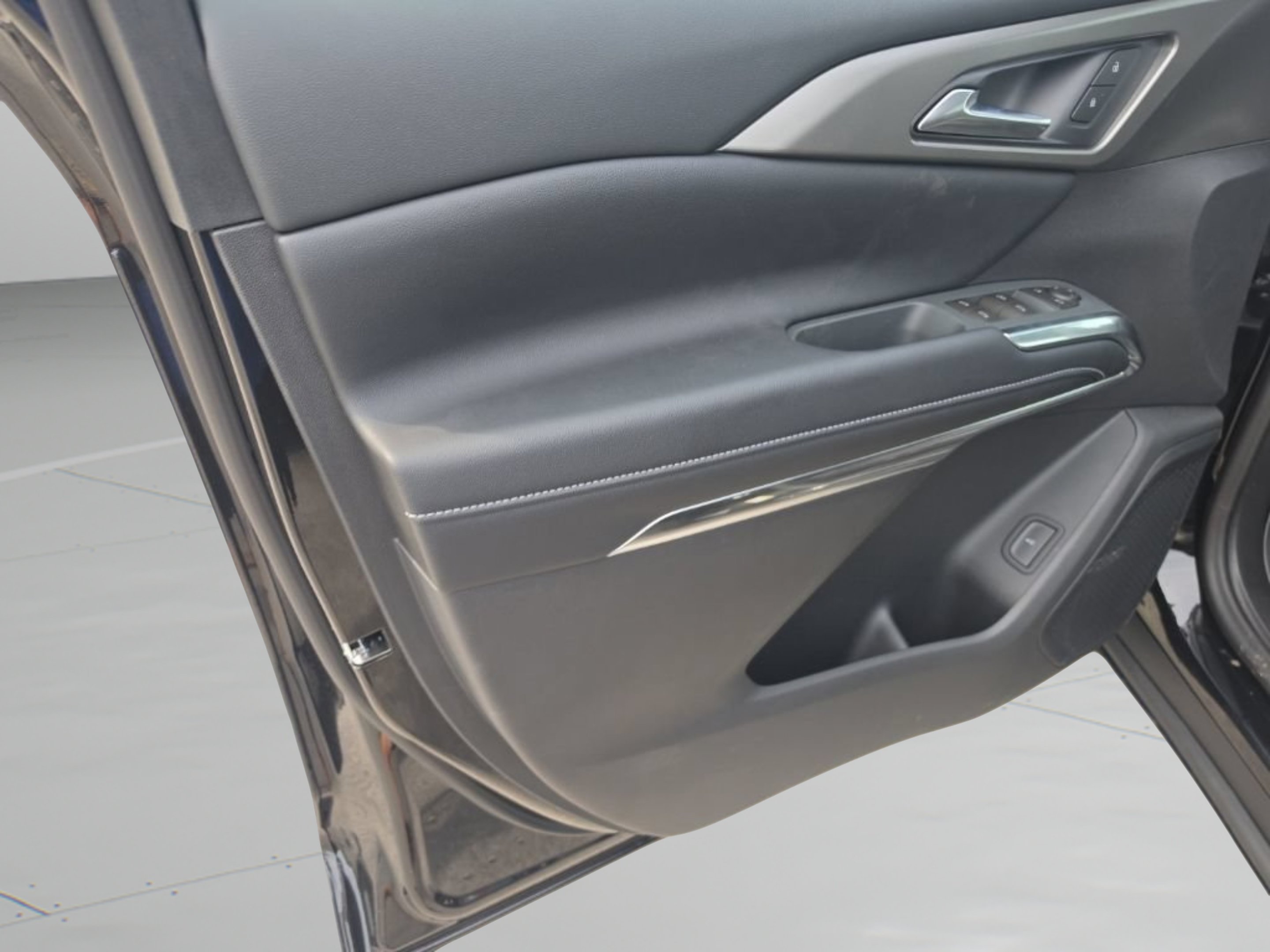 2027 Chevrolet Traverse LT - Photo 11