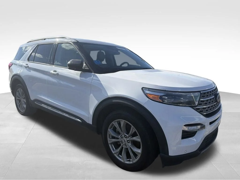 Used 2023 White Ford Limited image 26
