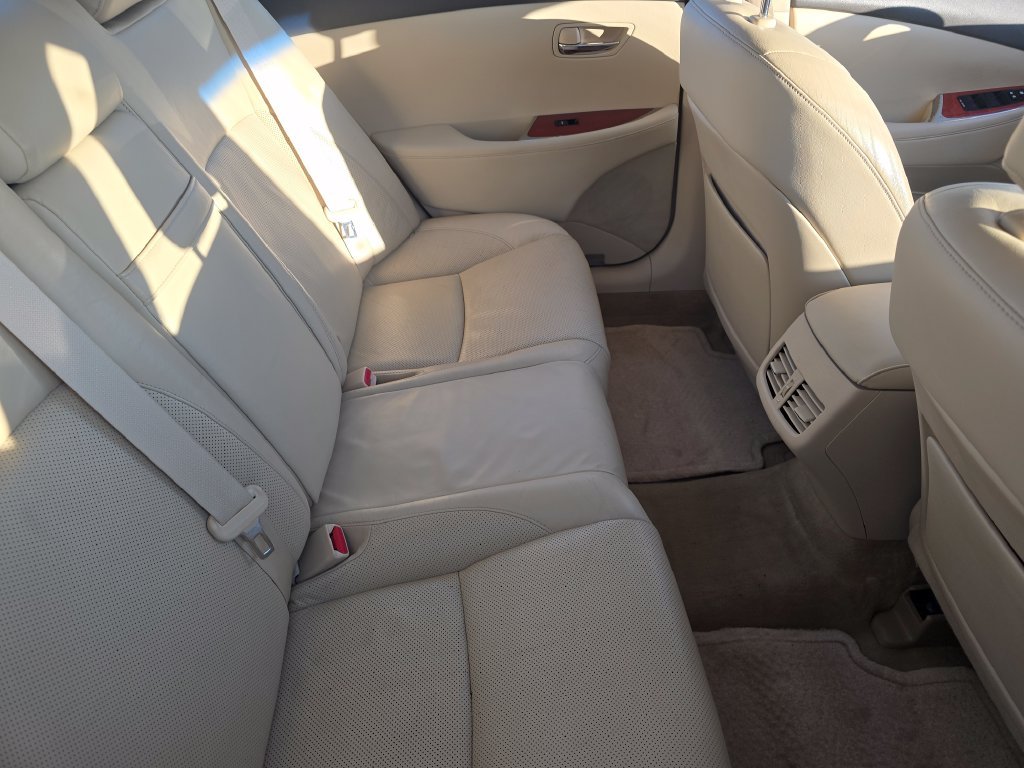 Used 2010  Lexus 350 image 13