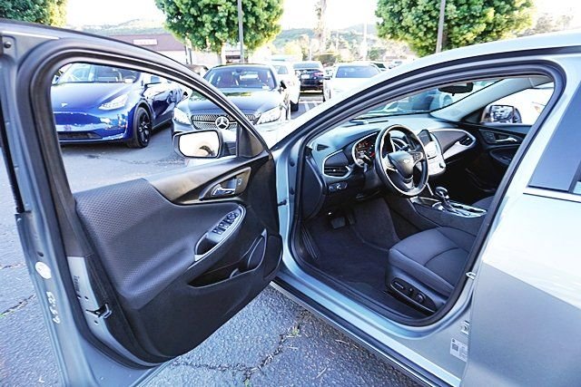 Used 2023 Gray Chevrolet LT image 33