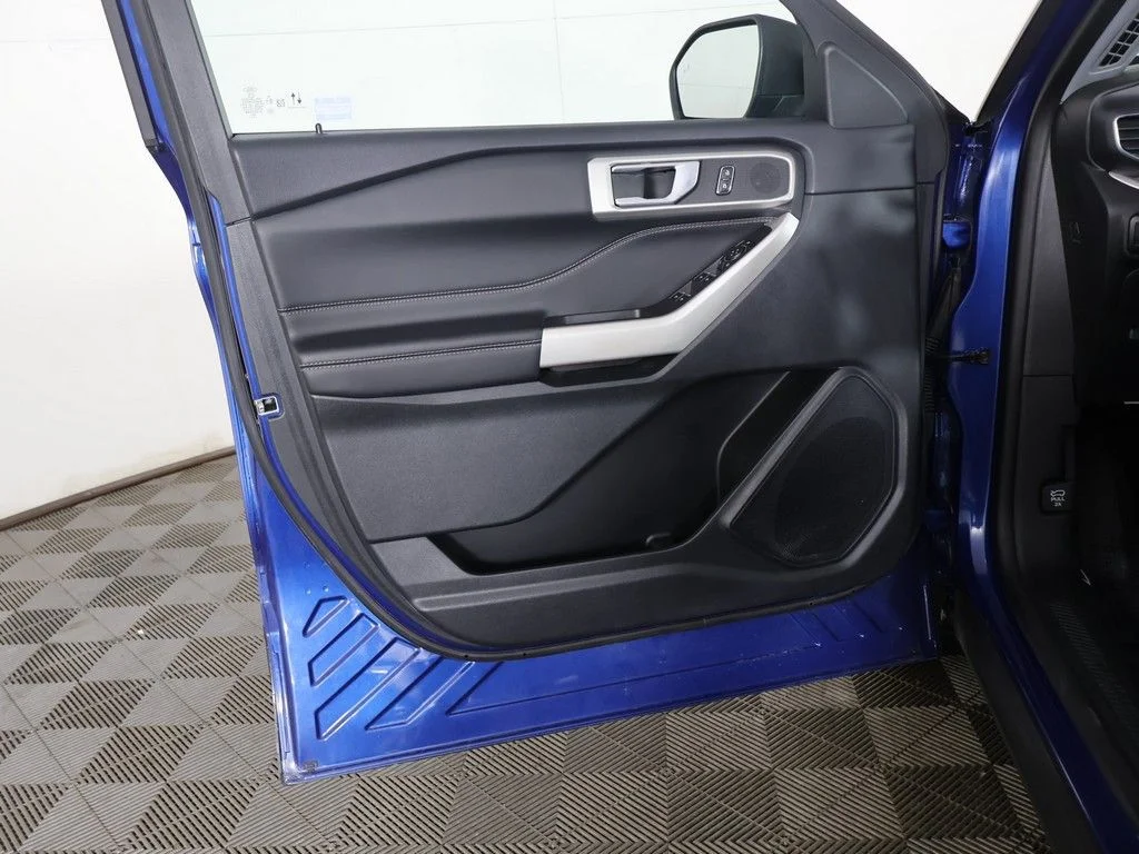 Used 2023 Blue Ford XLT image 21