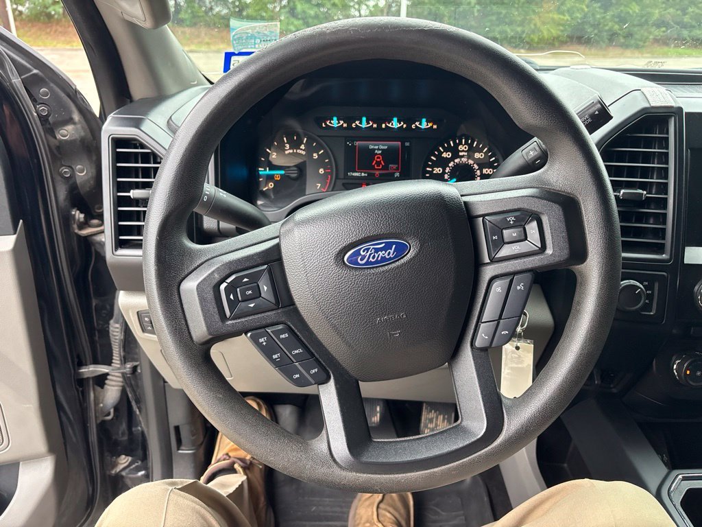 Used 2018  Ford XL image 15