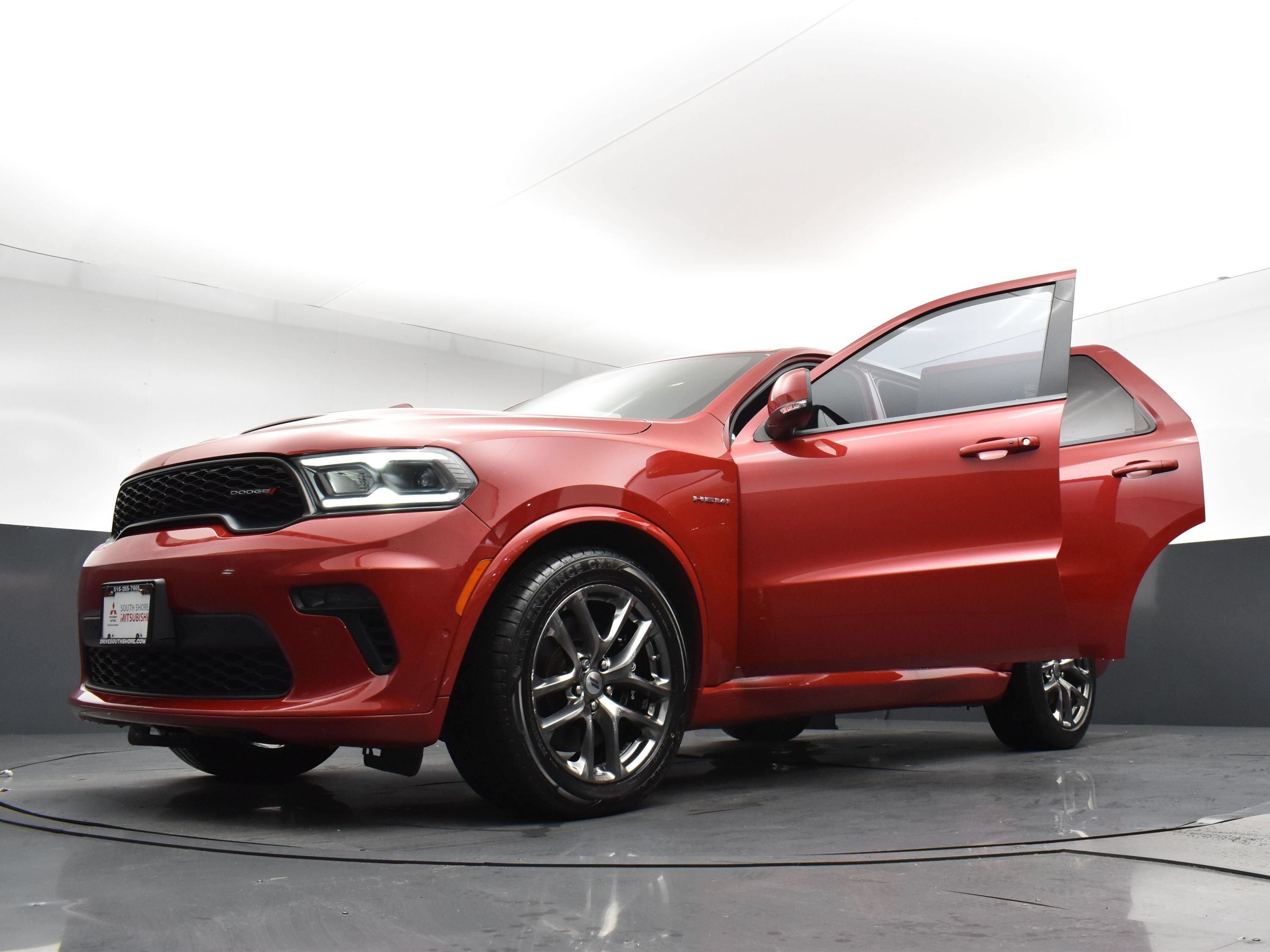 Used 2022 Redline 2 Coat Pearl Dodge R/T image 36