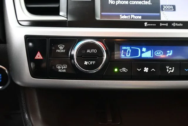 Used 2019 Blue Toyota XLE image 22