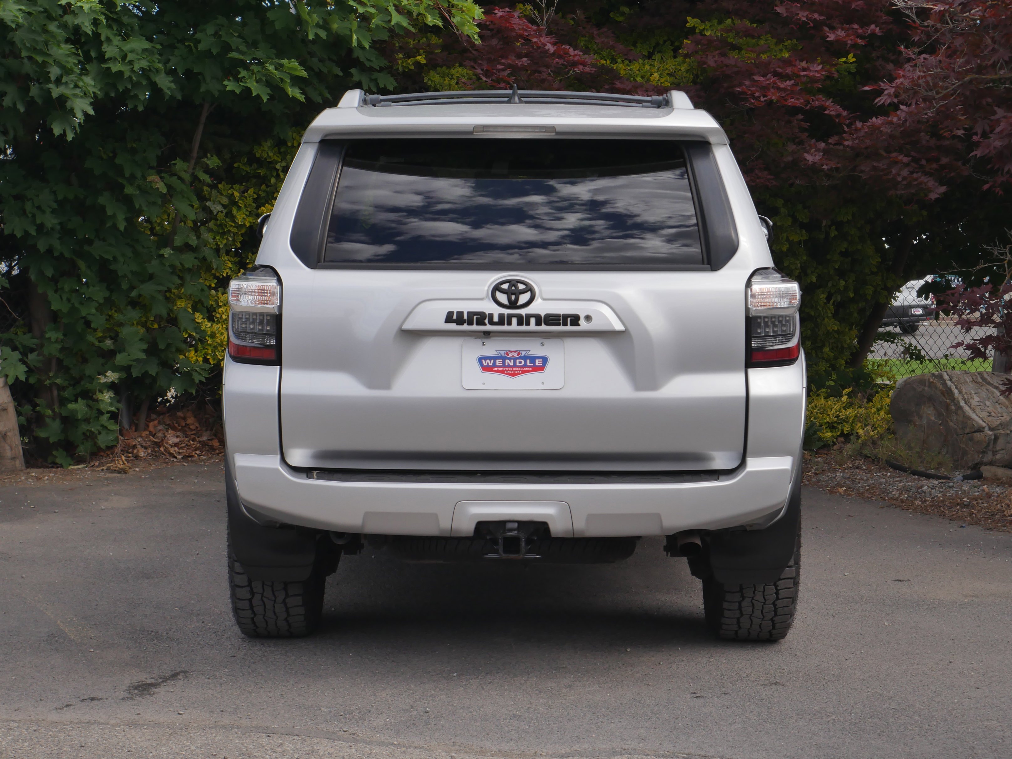 Used 2018 Classic Silver Metallic Toyota SR5 image 18