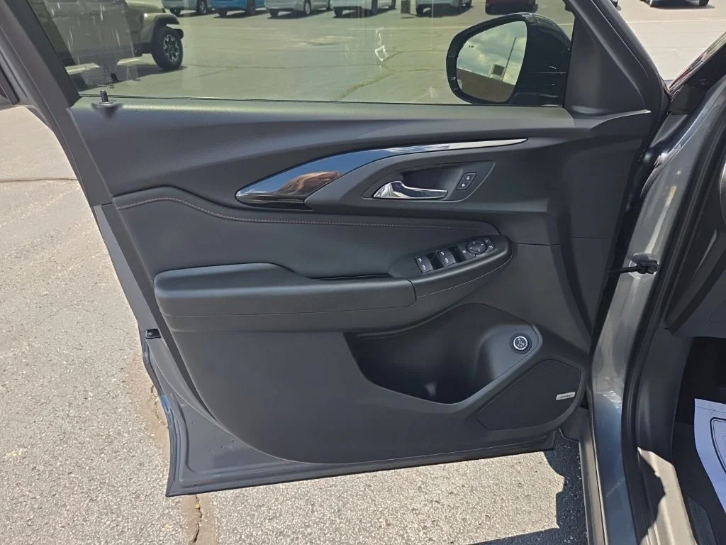 Used 2021 Gray Chevrolet RS image 27