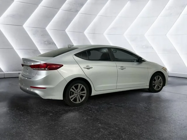 Used 2018 Silver Hyundai SEL image 4