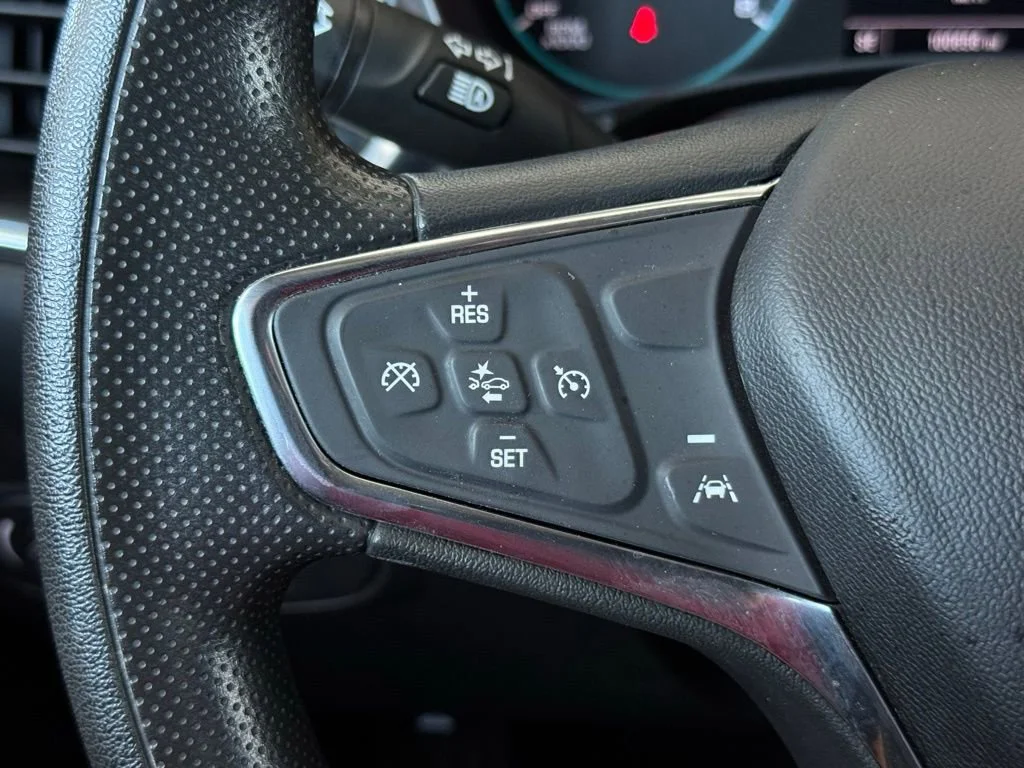 Used 2021 SUMMIT WHITE Chevrolet LS image 27