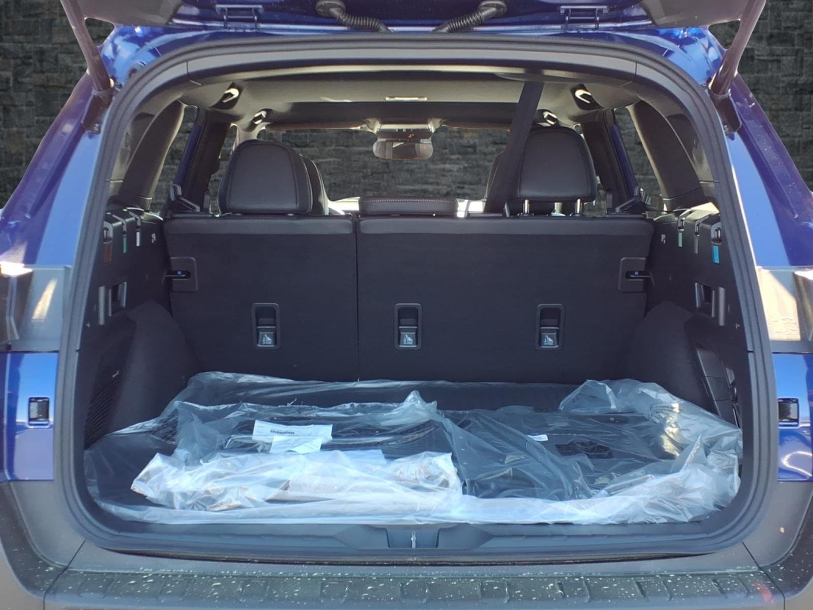 New 2026 SAPPHIRE BLUE PEARL Subaru Limited image 24