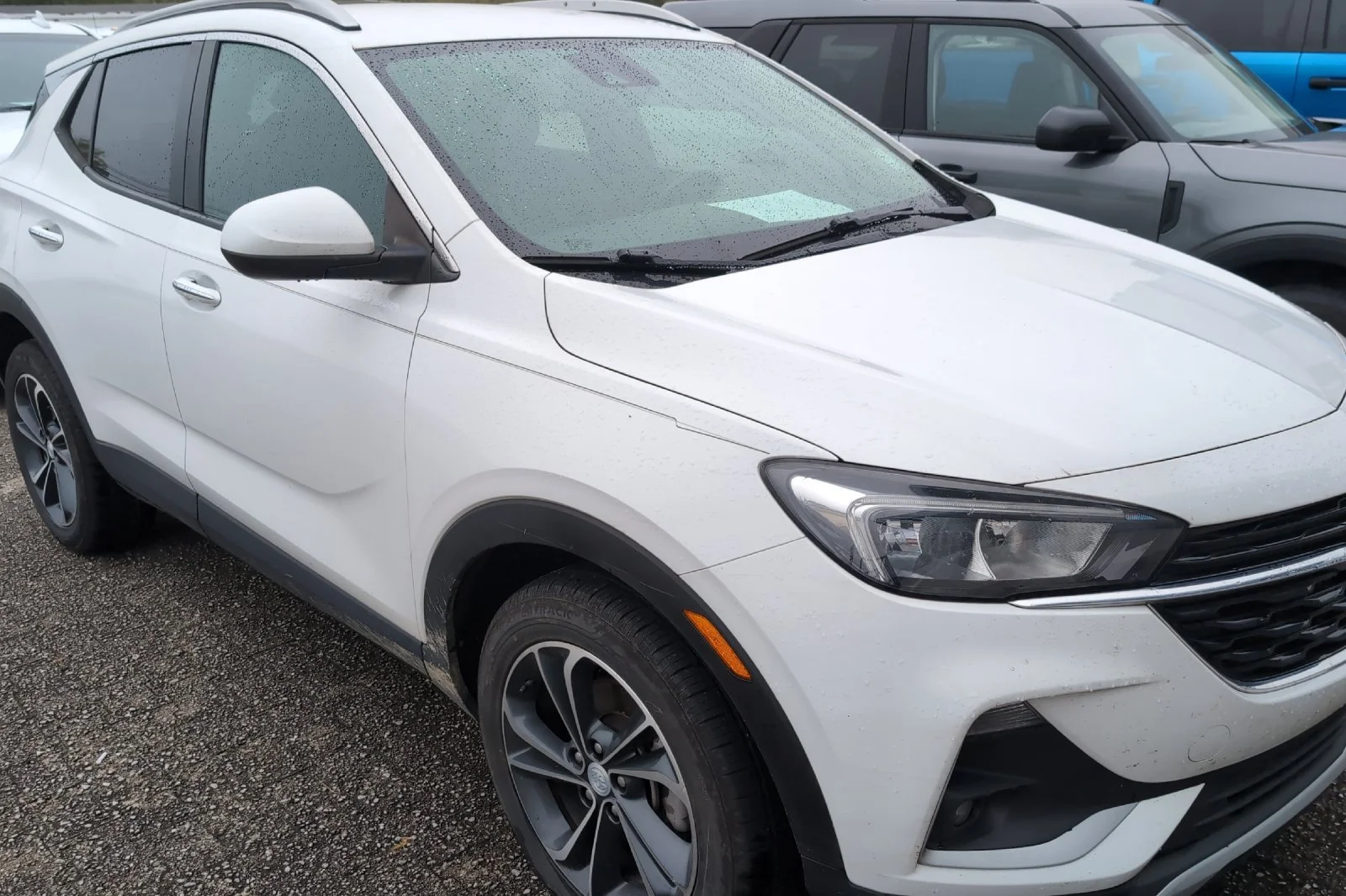 Used 2022 SUMMIT WHITE Buick Select image 13