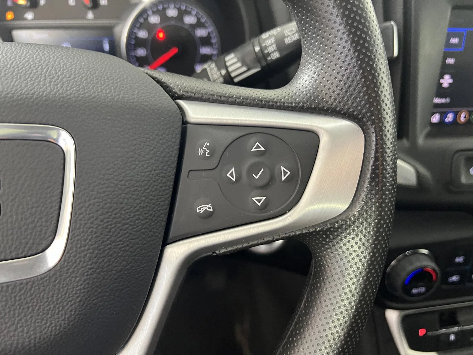 Used 2023 MARINE METALLIC GMC SLE image 11